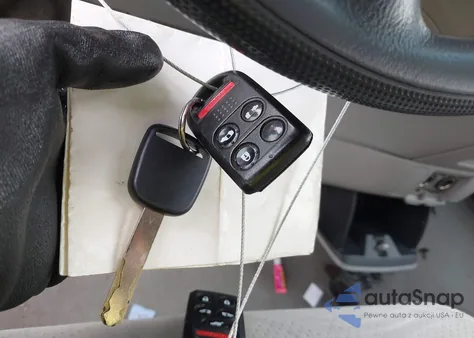 2005 Honda Odyssey Lx z USA, uszkodzony, nr VIN 5FNRL38275B129903